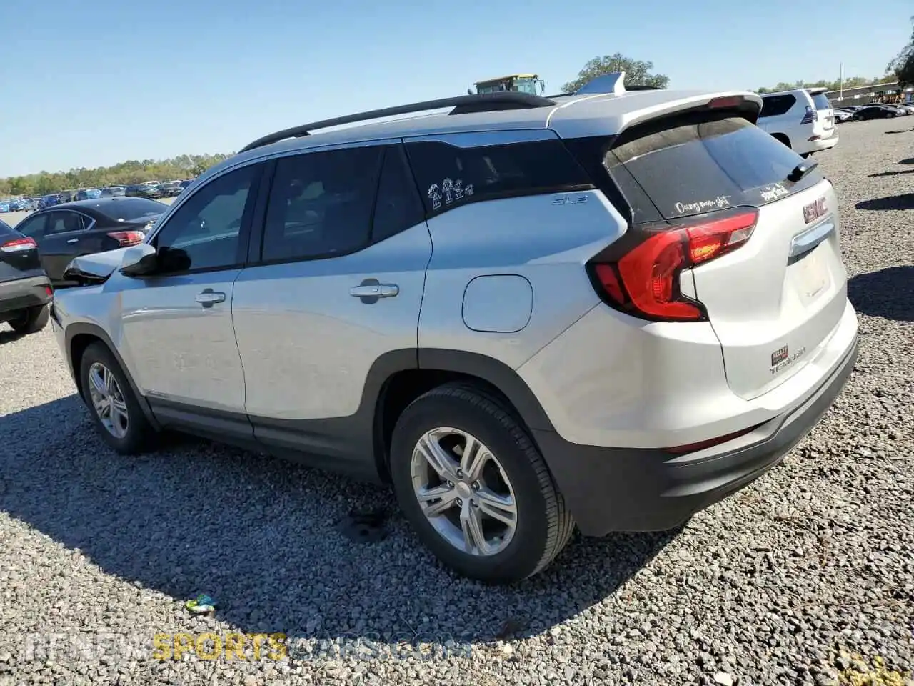 2 Photograph of a damaged car 3GKALMEV9LL126148 GMC TERRAIN 2020