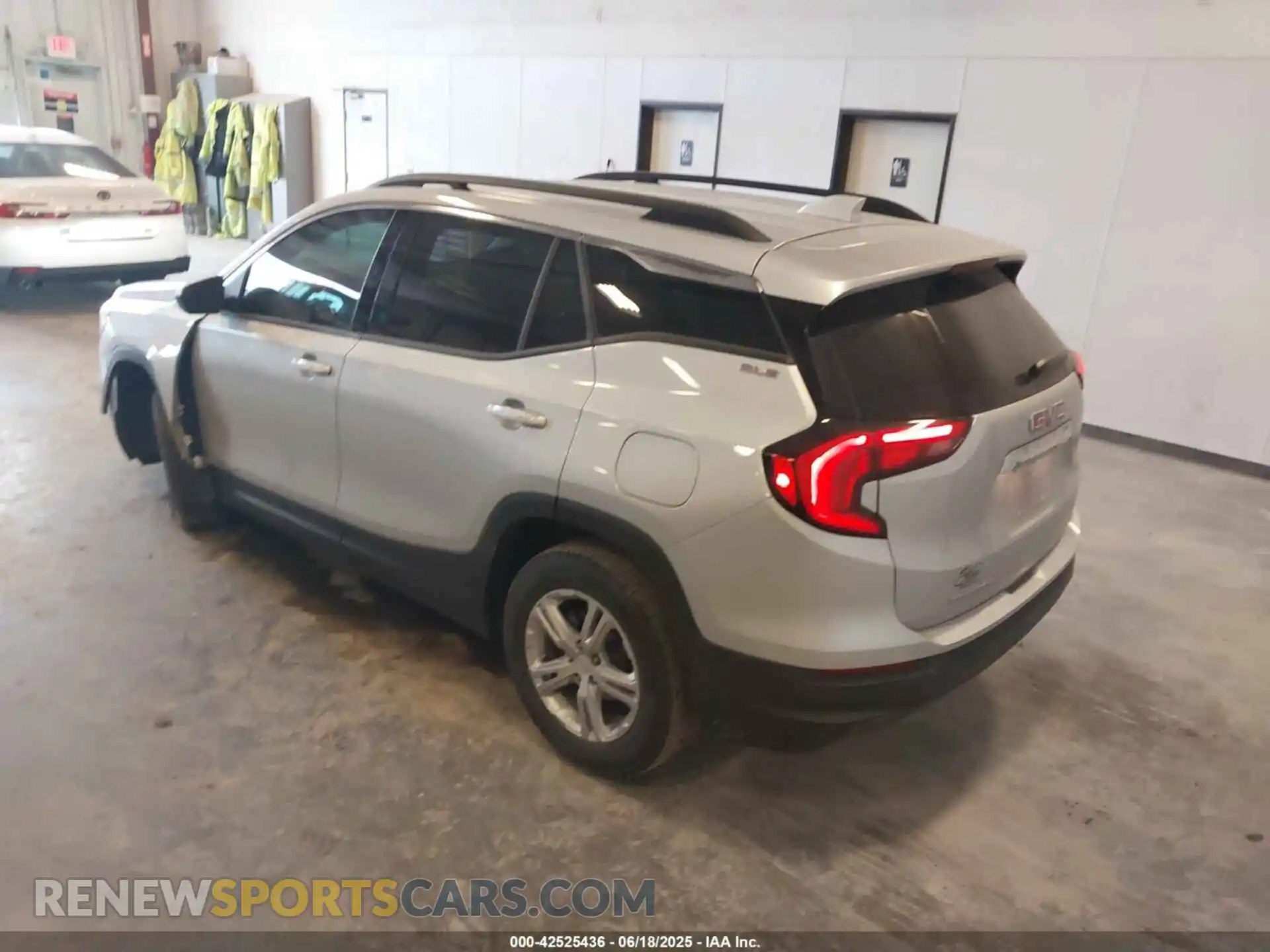 3 Фотография поврежденного автомобиля 3GKALMEV9LL178864 GMC TERRAIN 2020