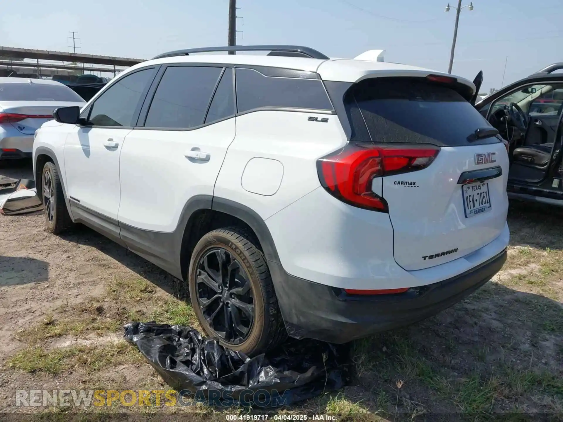 3 Photograph of a damaged car 3GKALMEV9LL281525 GMC TERRAIN 2020