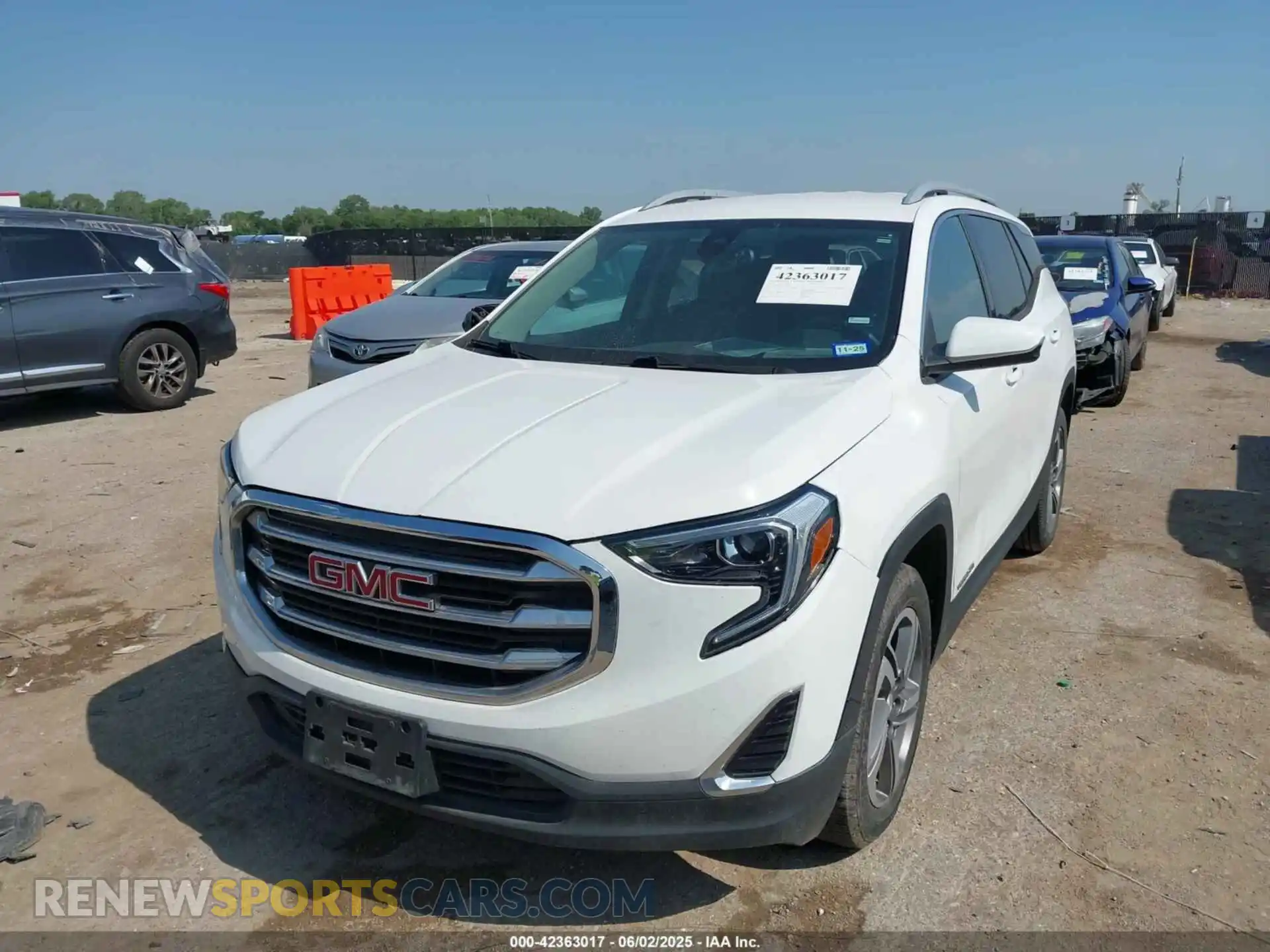 2 Photograph of a damaged car 3GKALPEV5LL138783 GMC TERRAIN 2020