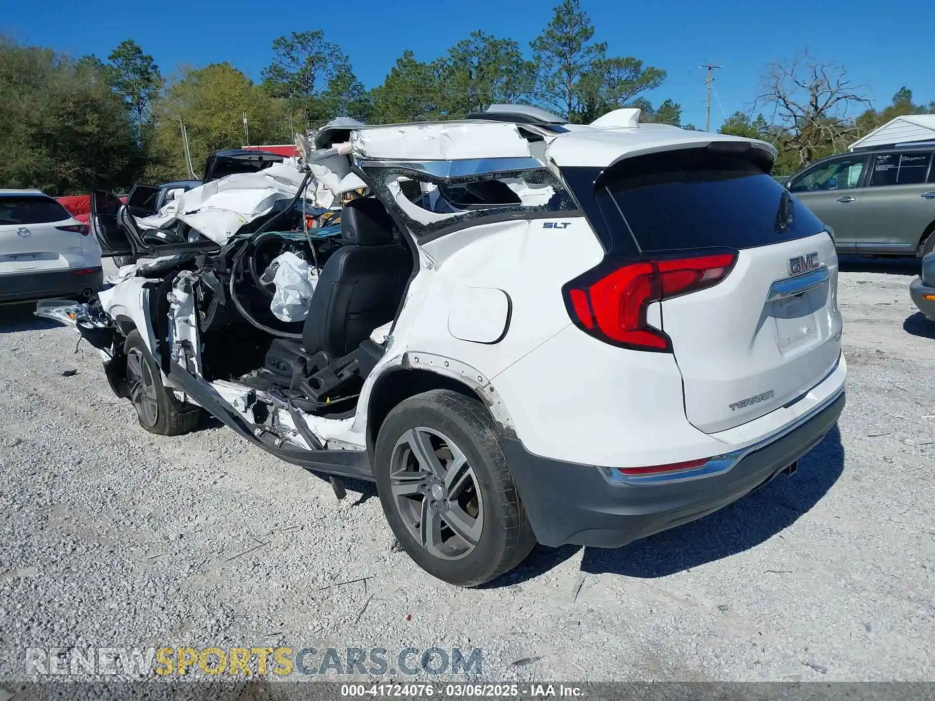 3 Photograph of a damaged car 3GKALPEV8LL244239 GMC TERRAIN 2020