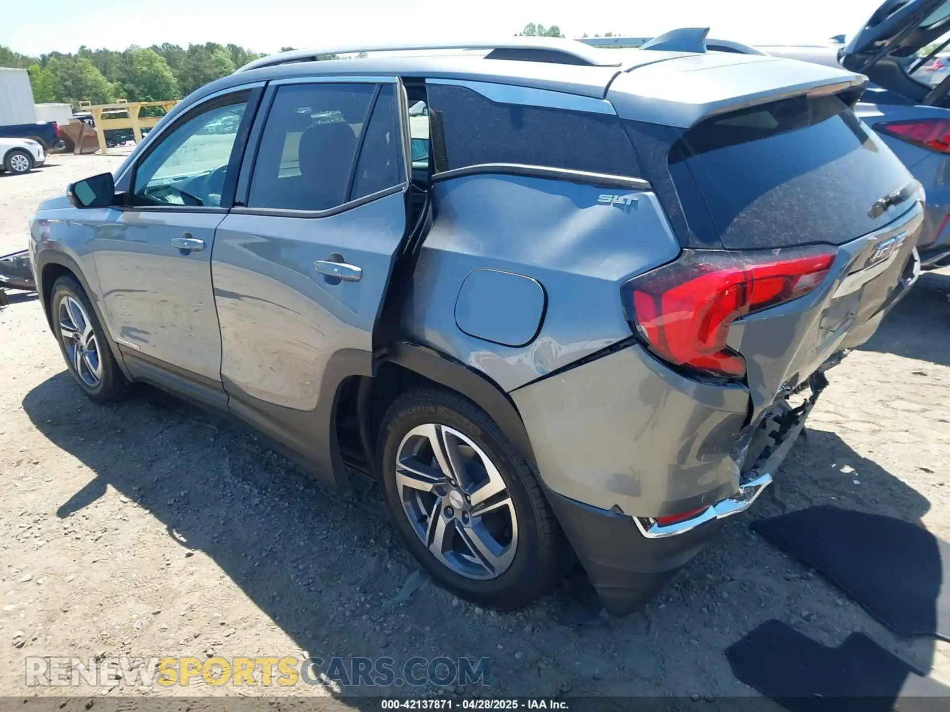 3 Photograph of a damaged car 3GKALPEVXLL185114 GMC TERRAIN 2020