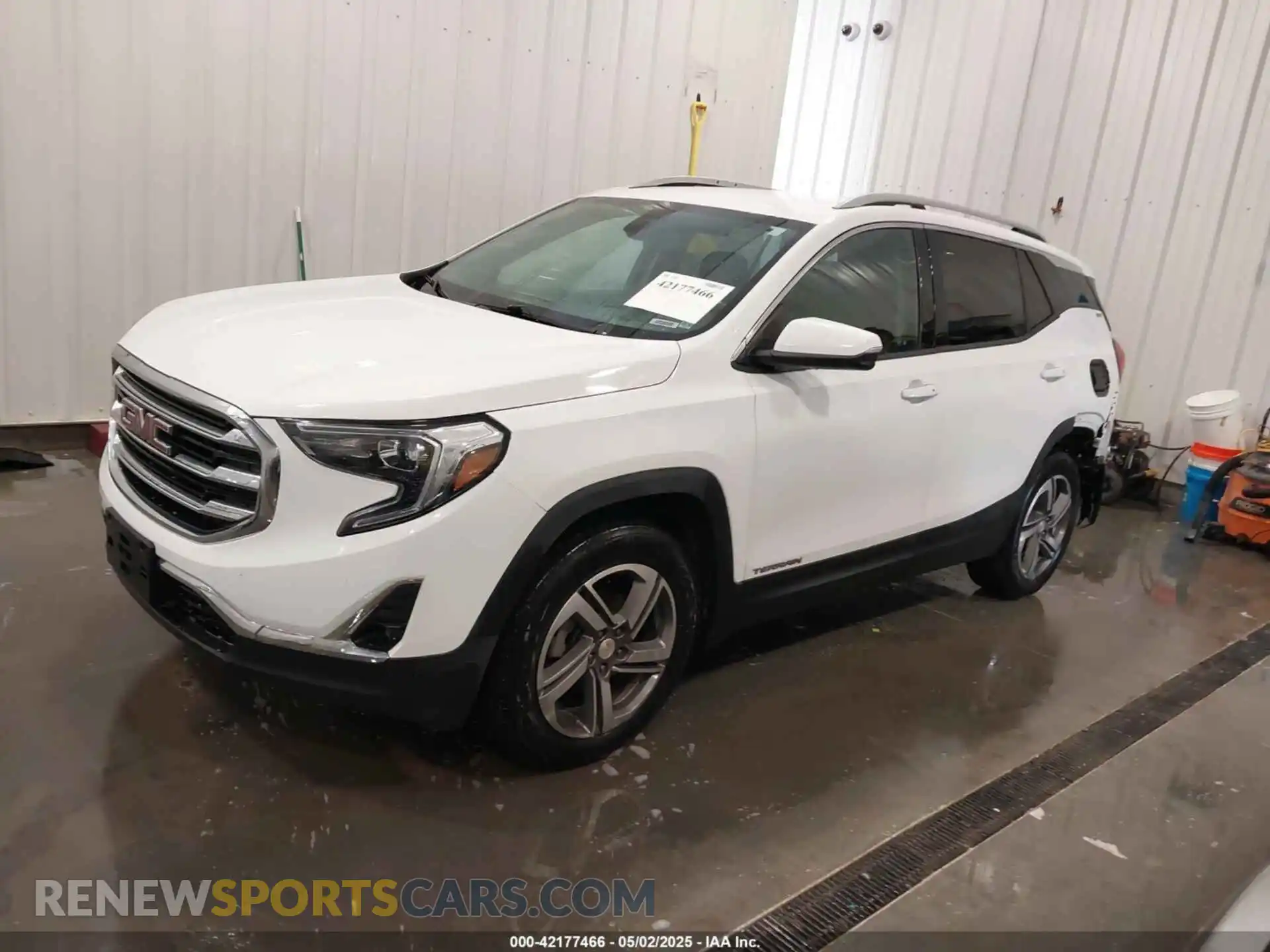 2 Photograph of a damaged car 3GKALVEV5LL236894 GMC TERRAIN 2020