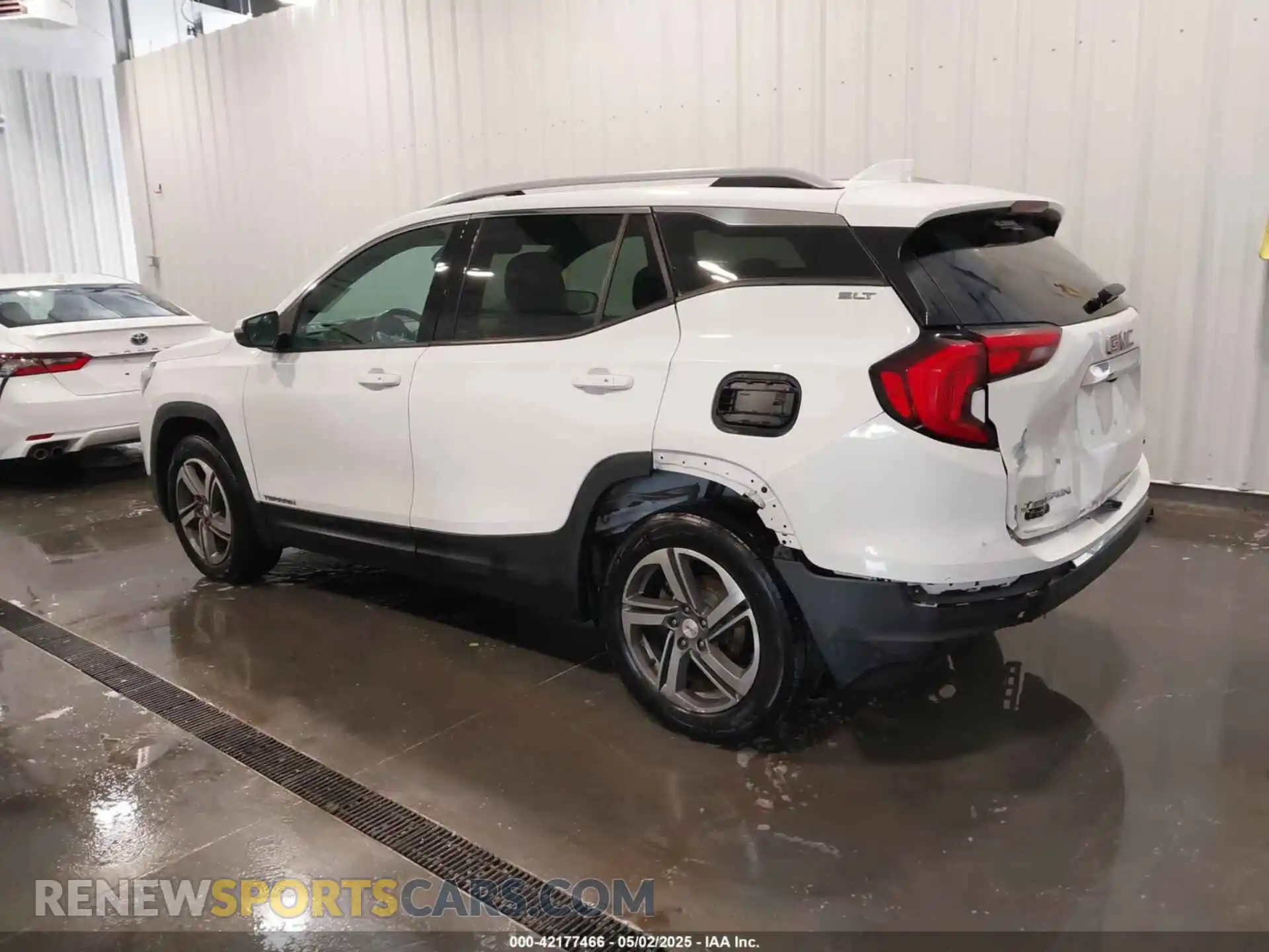 3 Photograph of a damaged car 3GKALVEV5LL236894 GMC TERRAIN 2020