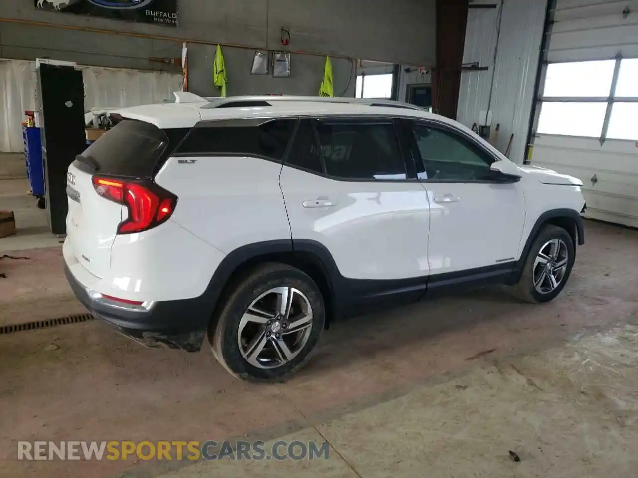 3 Photograph of a damaged car 3GKALVEV5LL240461 GMC TERRAIN 2020