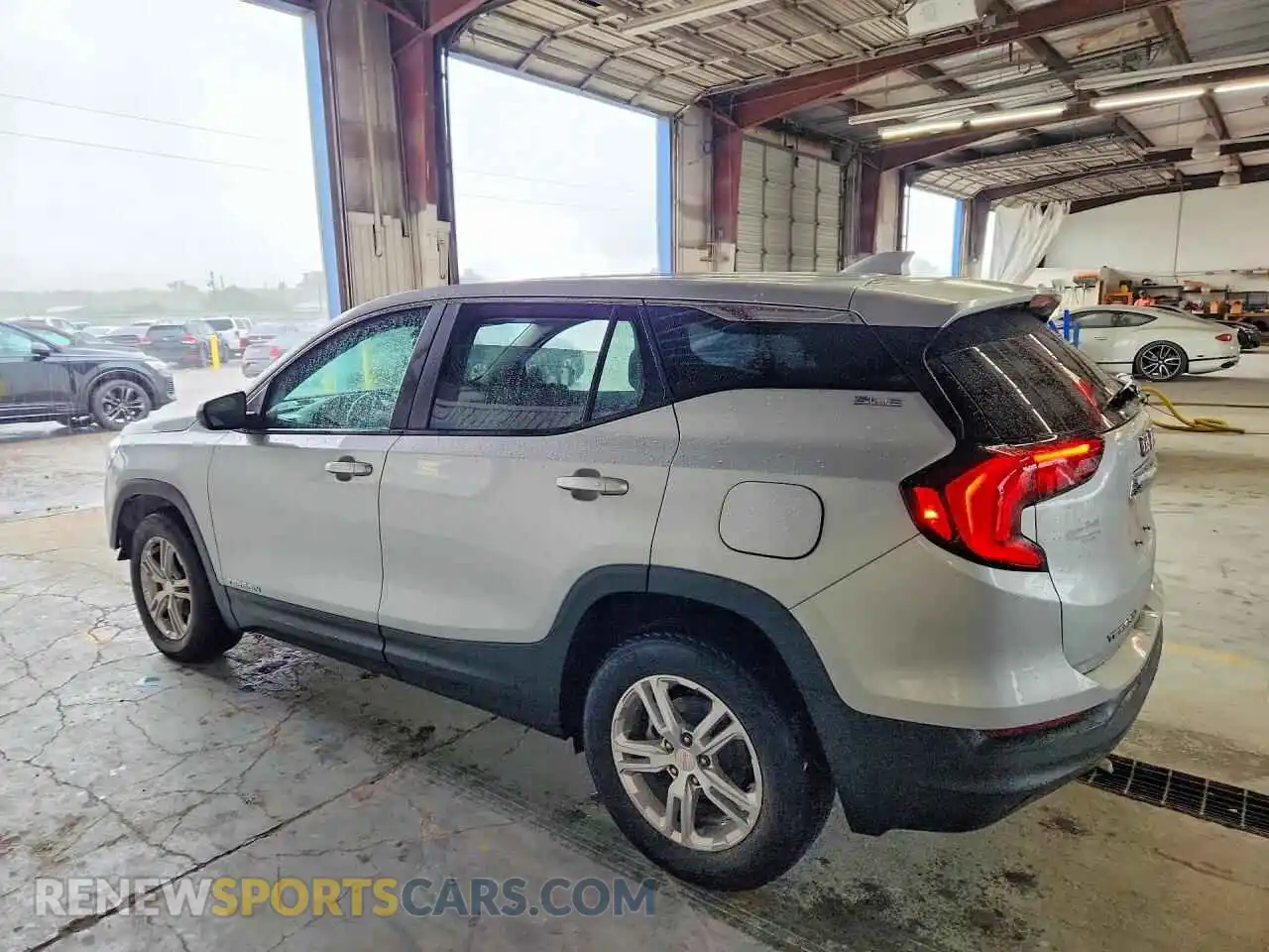 2 Photograph of a damaged car 3GKALMEV0ML320875 GMC TERRAIN 2021