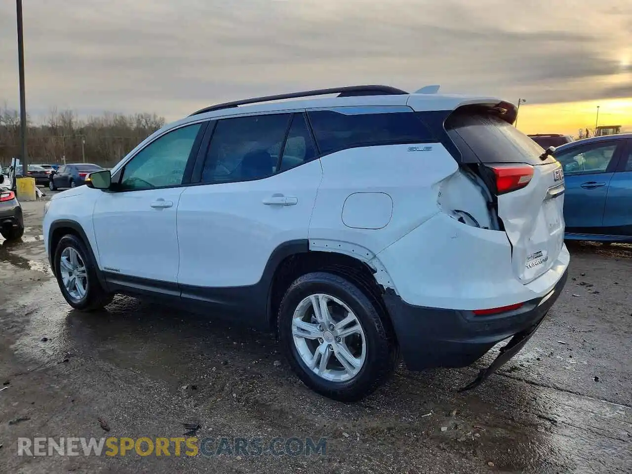 2 Photograph of a damaged car 3GKALMEV2ML371018 GMC TERRAIN 2021