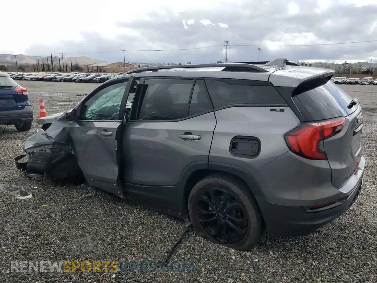 2 Photograph of a damaged car 3GKALMEV7ML362606 GMC TERRAIN 2021