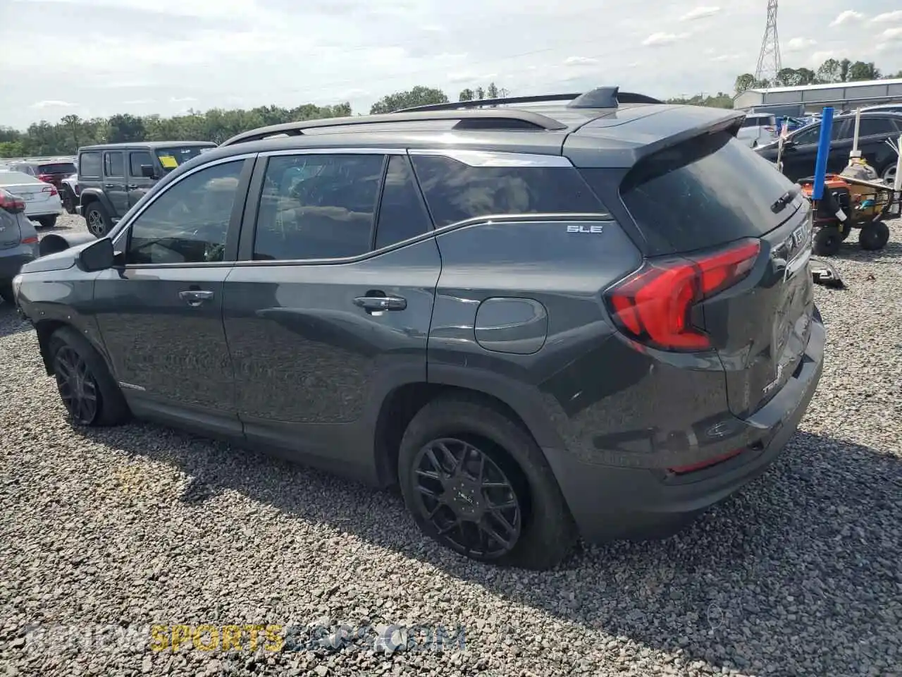 2 fotografías del automóvil dañado 3GKALMEV8ML332661 GMC TERRAIN 2021