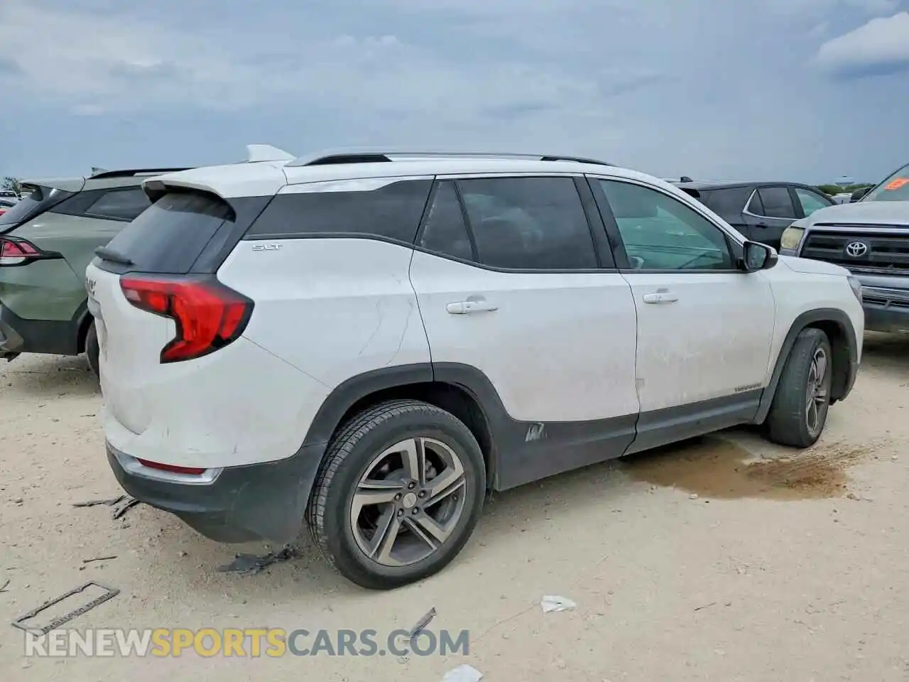 3 Фотография поврежденного автомобиля 3GKALPEV2ML318482 GMC TERRAIN 2021