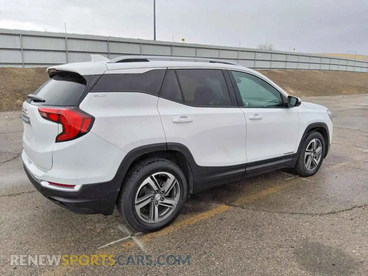 3 Photograph of a damaged car 3GKALPEV5ML318668 GMC TERRAIN 2021