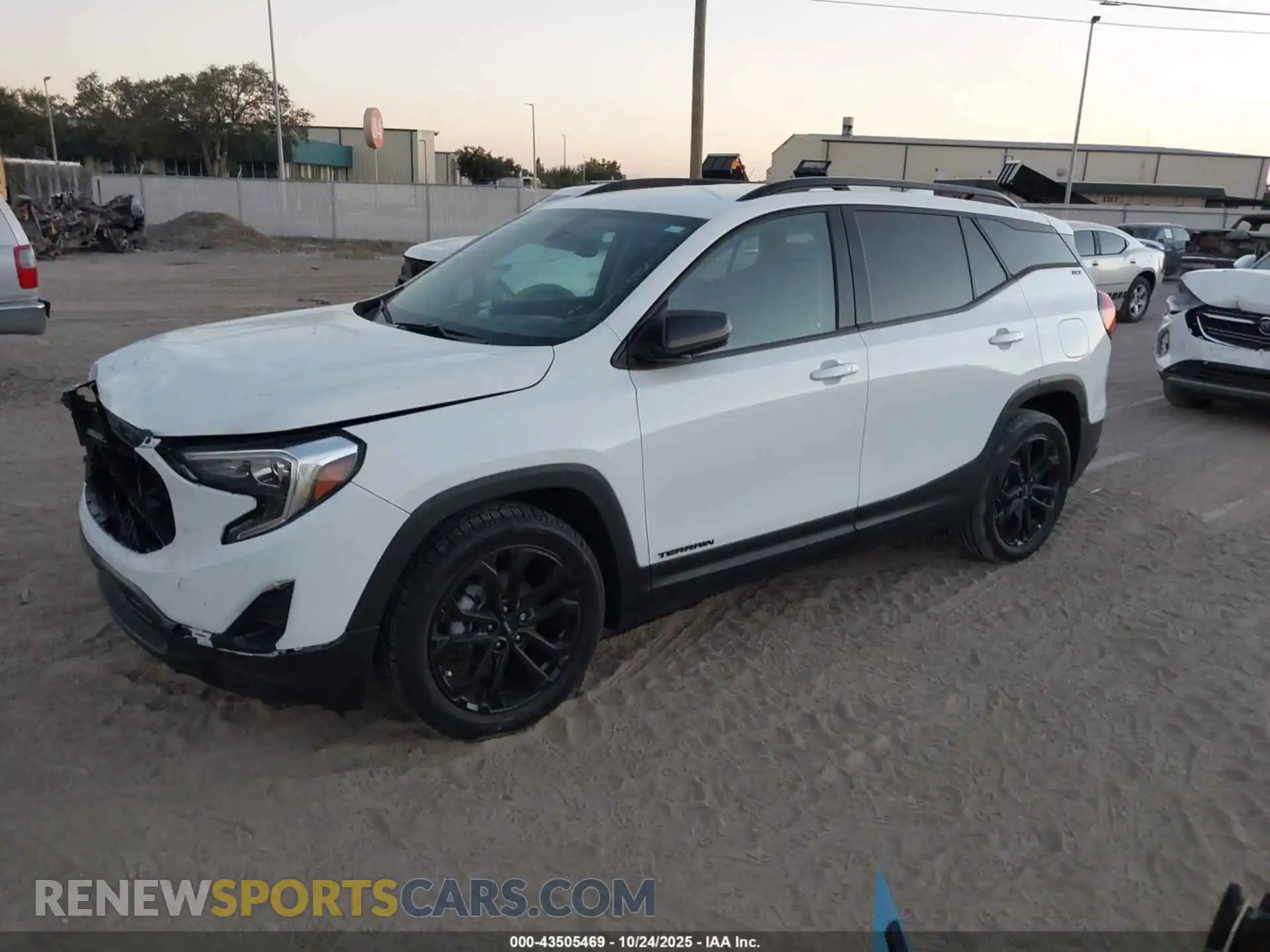2 Photograph of a damaged car 3GKALPEV9ML382521 GMC TERRAIN 2021