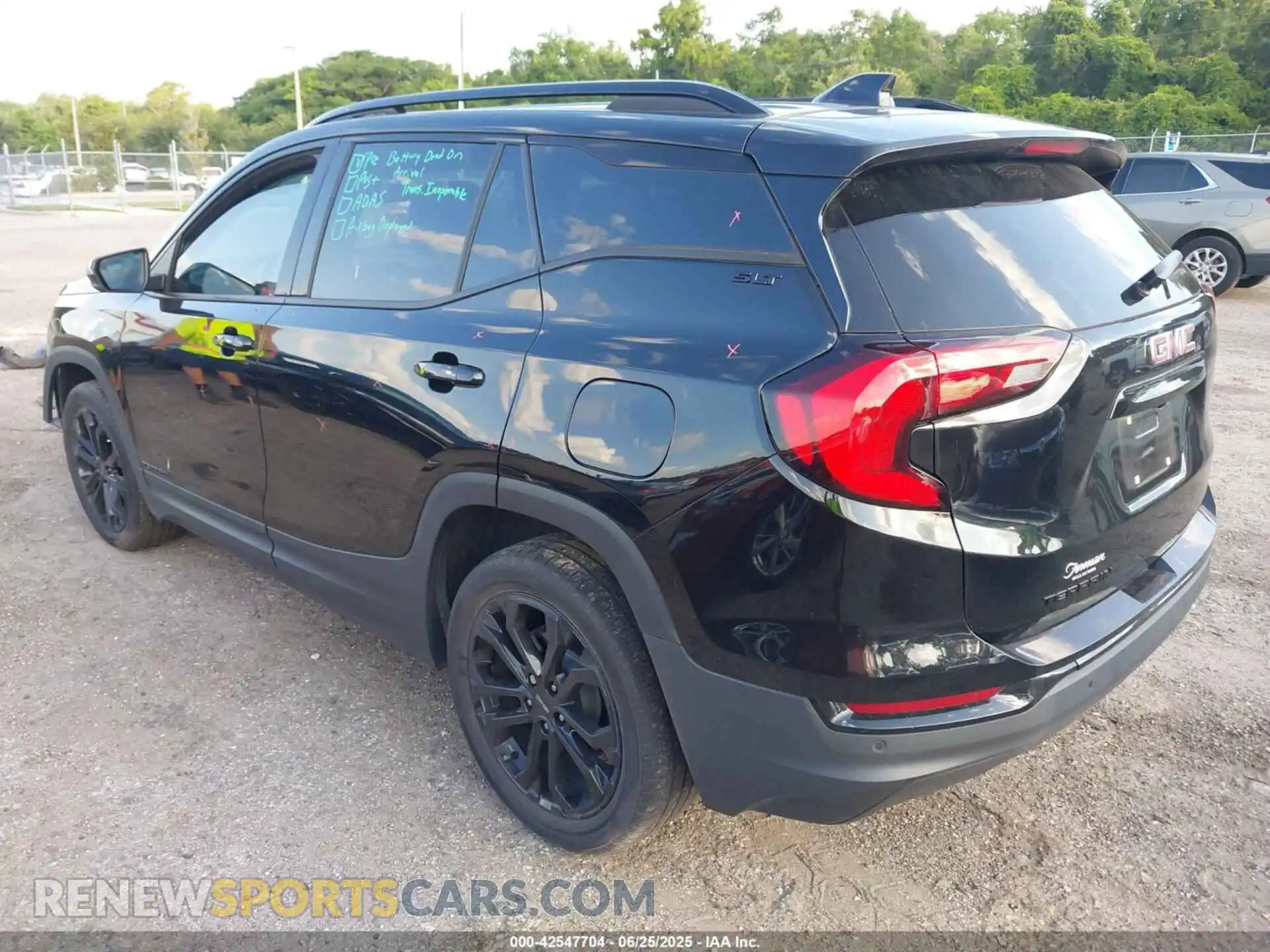 3 Photograph of a damaged car 3GKALPEV9ML399920 GMC TERRAIN 2021