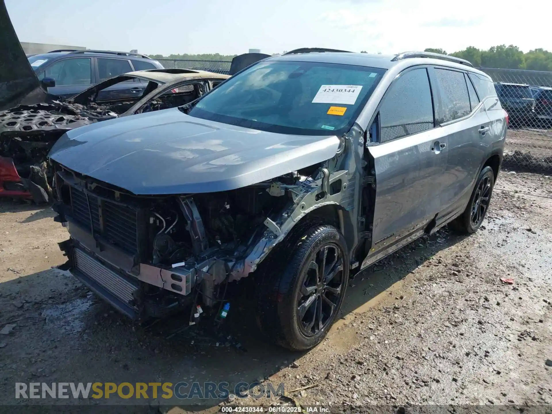 2 Photograph of a damaged car 3GKALTEV1ML358898 GMC TERRAIN 2021