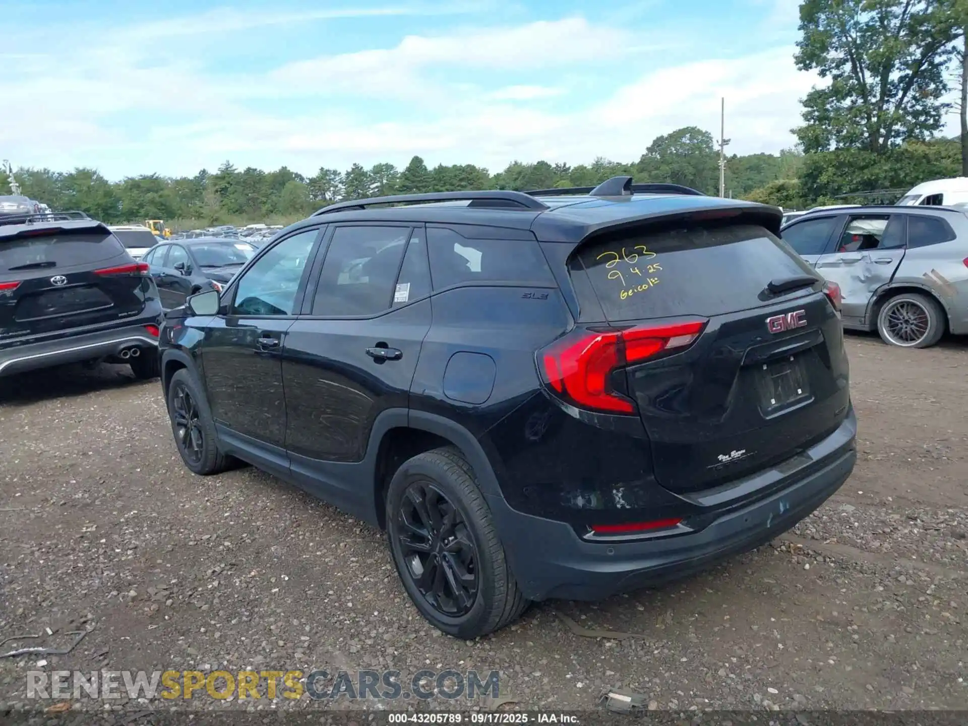 3 Photograph of a damaged car 3GKALTEV6ML384669 GMC TERRAIN 2021