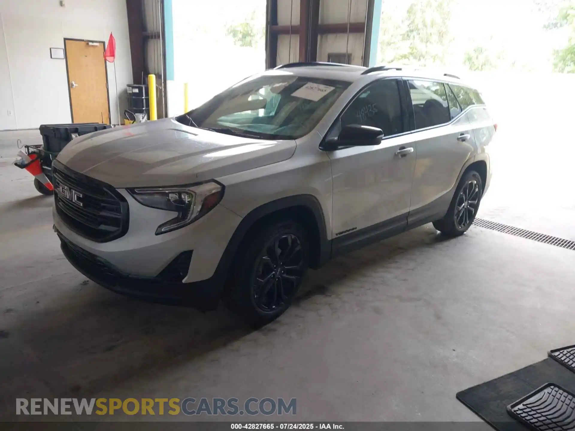 2 Photograph of a damaged car 3GKALVEV5ML348435 GMC TERRAIN 2021