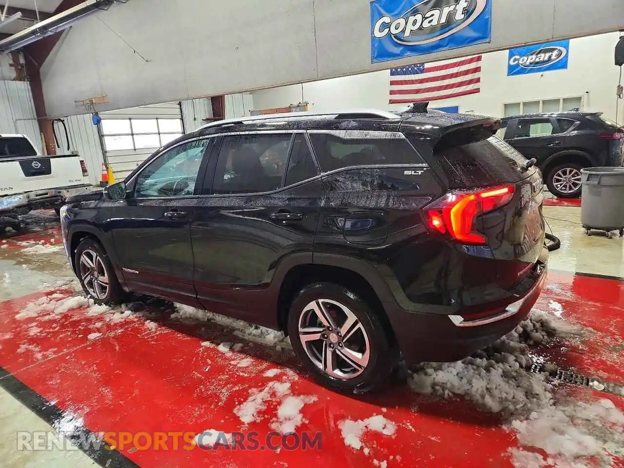 2 Photograph of a damaged car 3GKALVEV6ML381525 GMC TERRAIN 2021