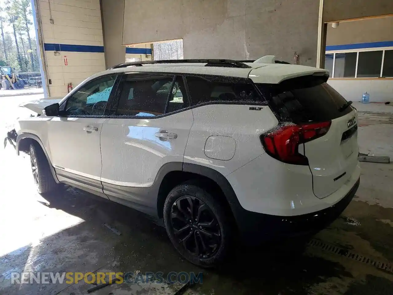2 Photograph of a damaged car 3GKALVEV8ML331516 GMC TERRAIN 2021