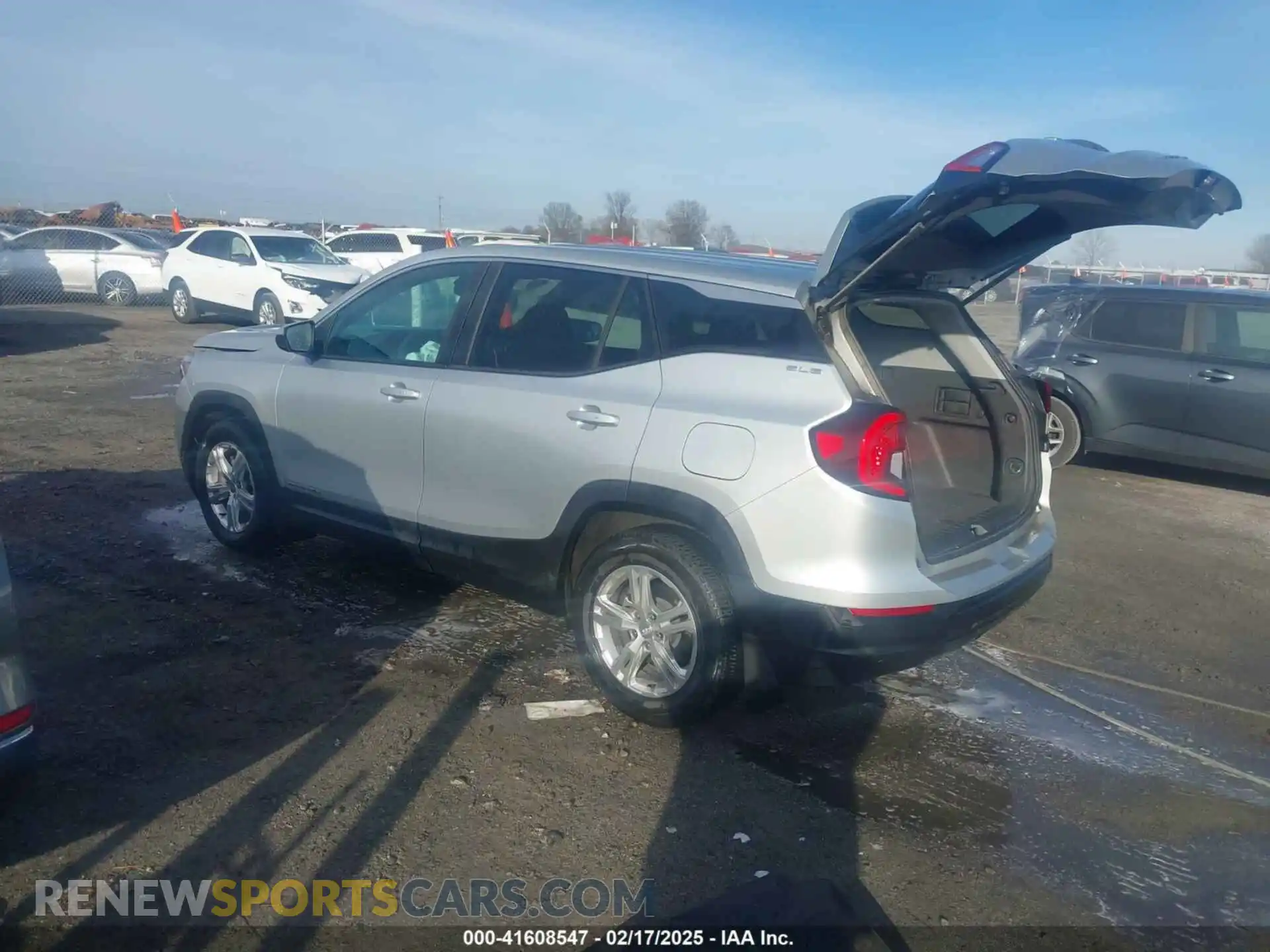 3 Фотография поврежденного автомобиля 3GKALMEV0NL190467 GMC TERRAIN 2022