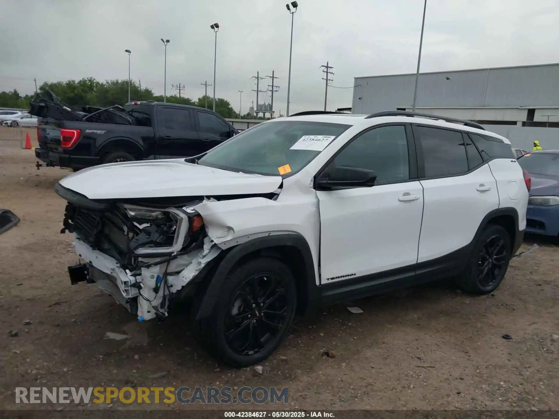 2 Photograph of a damaged car 3GKALMEV1NL310132 GMC TERRAIN 2022