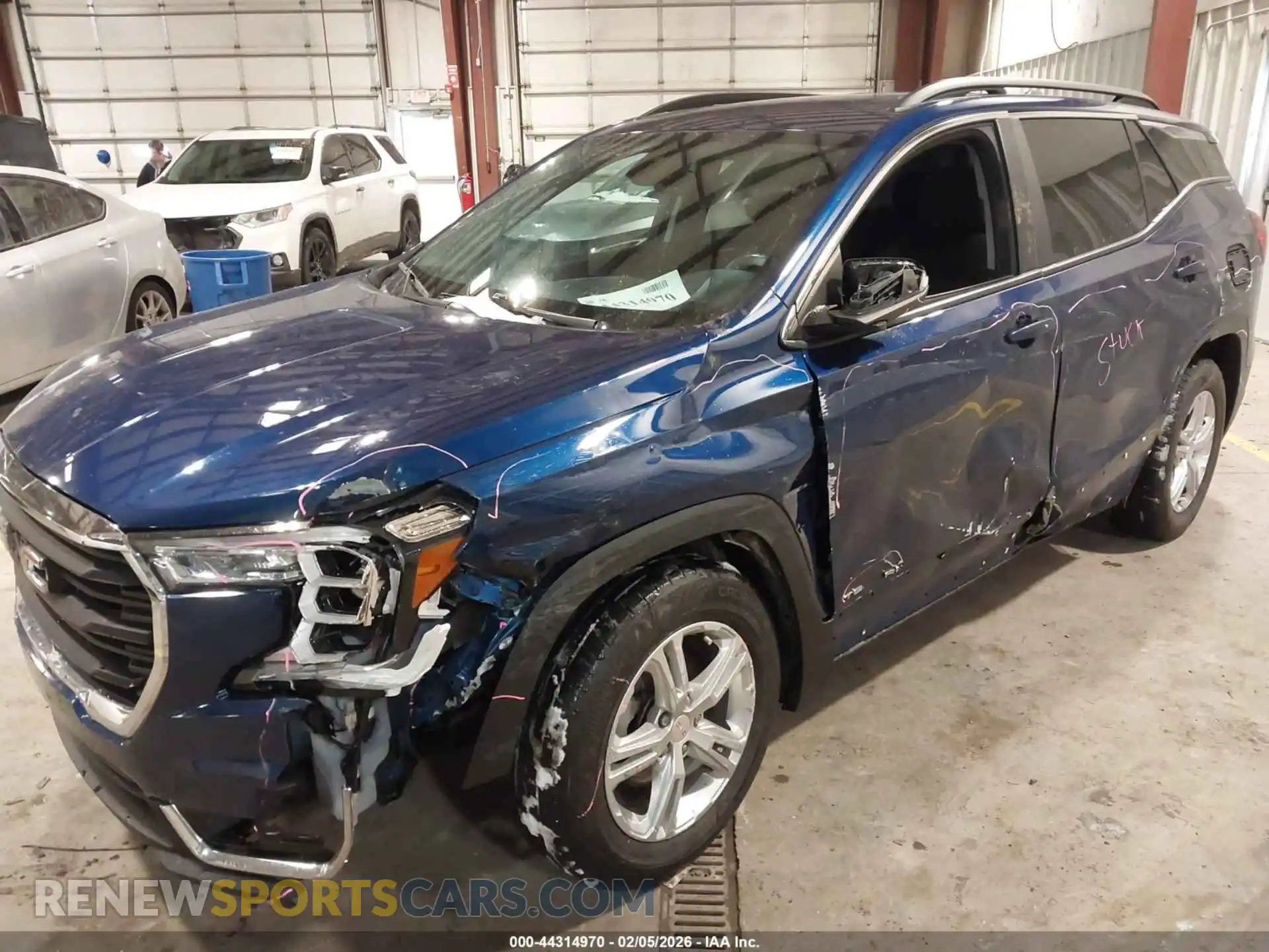 2 Photograph of a damaged car 3GKALMEV2NL217653 GMC TERRAIN 2022