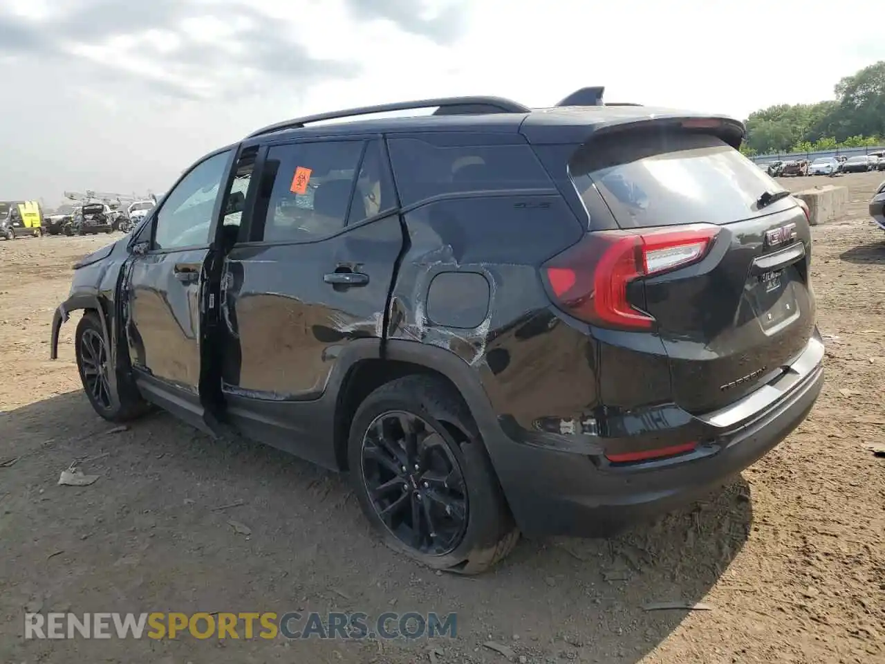 2 Photograph of a damaged car 3GKALMEV6NL182695 GMC TERRAIN 2022