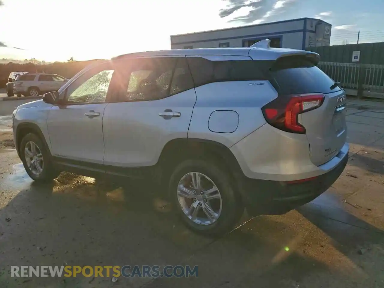 2 Photograph of a damaged car 3GKALMEV7NL253824 GMC TERRAIN 2022