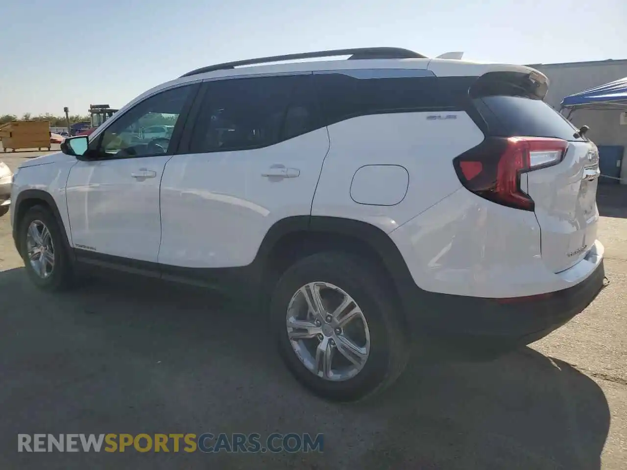 2 Photograph of a damaged car 3GKALMEV9NL138223 GMC TERRAIN 2022