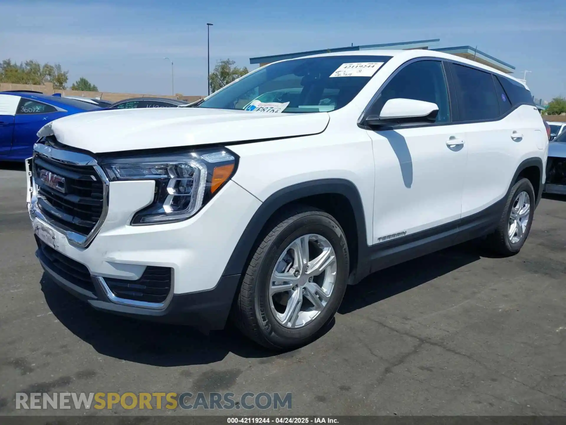 2 Photograph of a damaged car 3GKALMEV9NL303574 GMC TERRAIN 2022