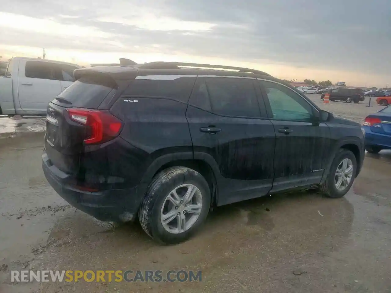 3 Photograph of a damaged car 3GKALMEVXNL110818 GMC TERRAIN 2022