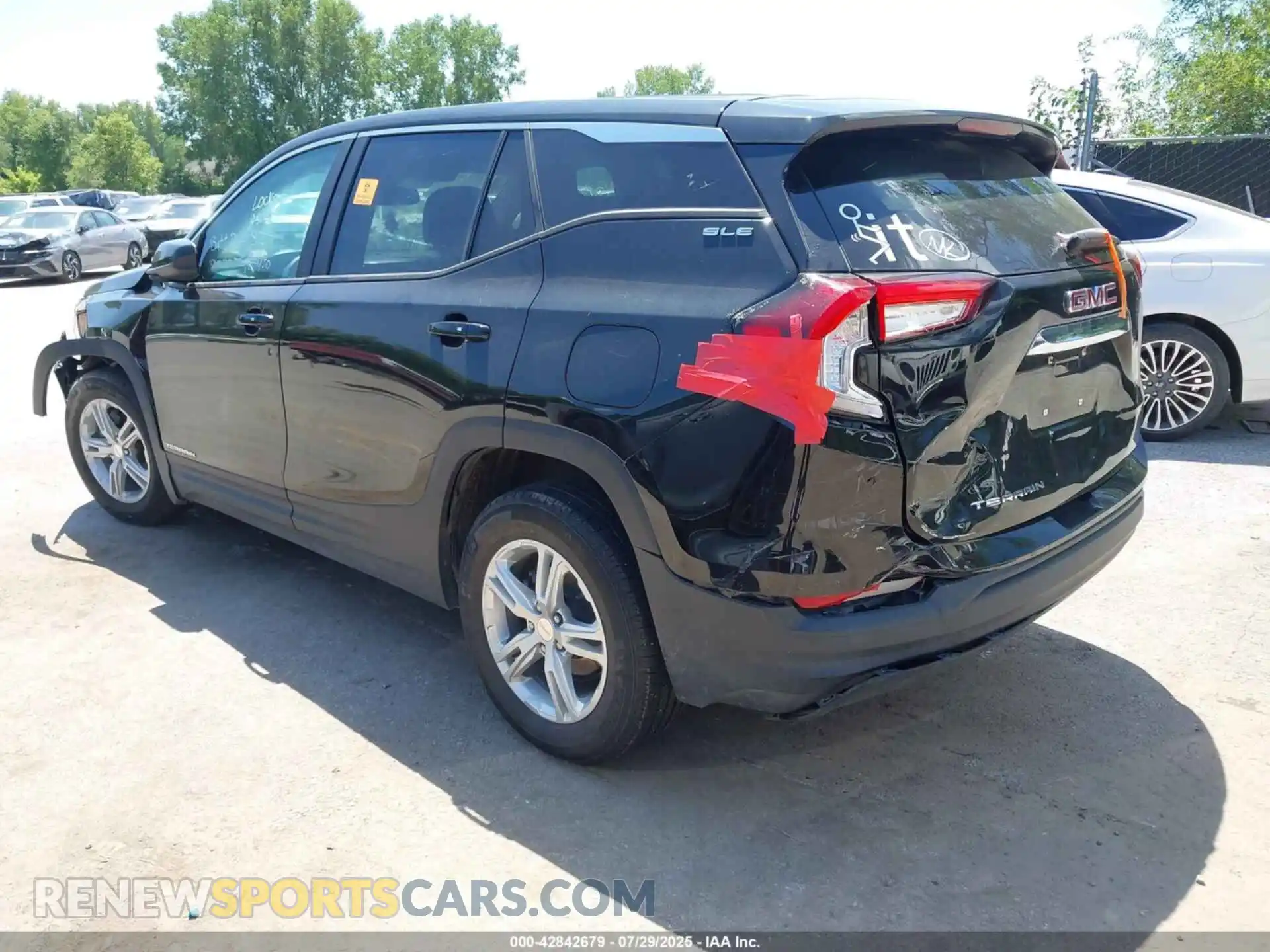 3 Photograph of a damaged car 3GKALMEVXNL268933 GMC TERRAIN 2022