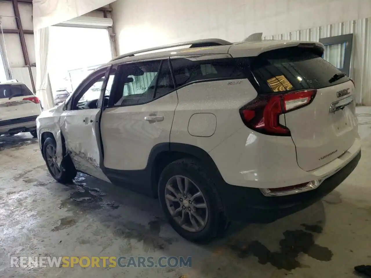 2 Photograph of a damaged car 3GKALPEV4NL102716 GMC TERRAIN 2022