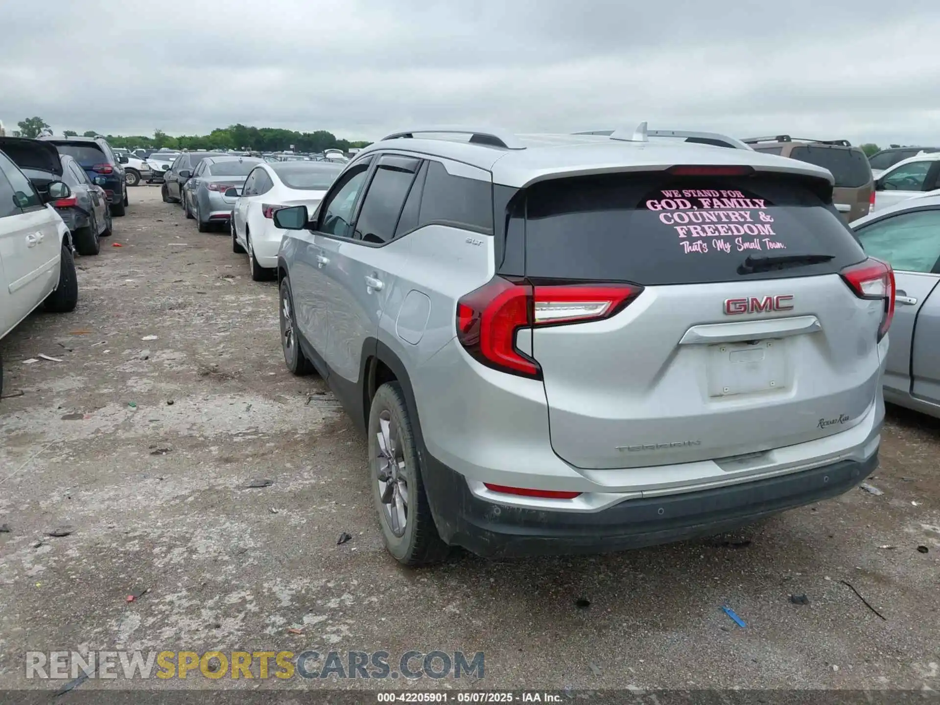 3 Photograph of a damaged car 3GKALPEV6NL271507 GMC TERRAIN 2022