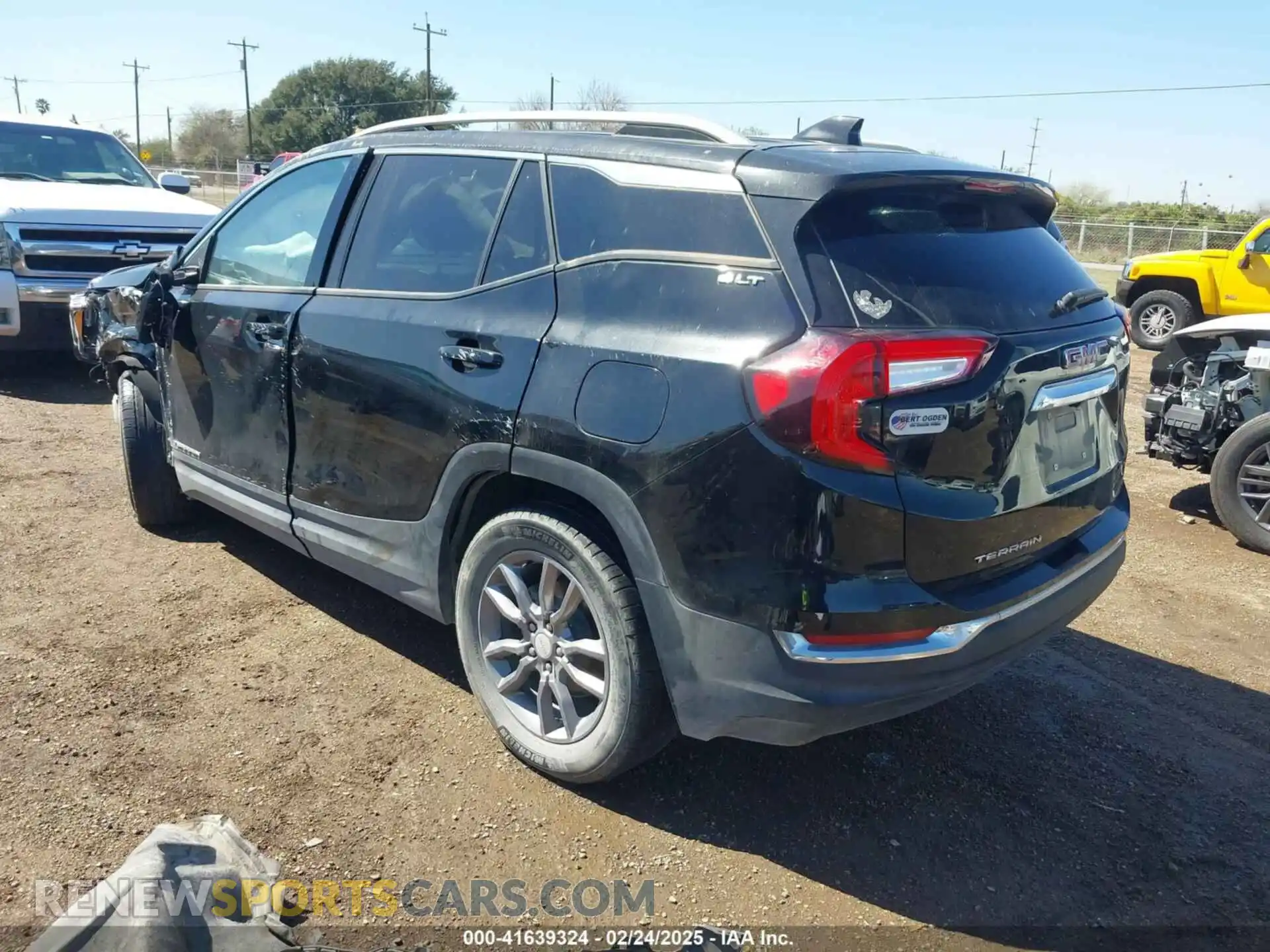 3 Photograph of a damaged car 3GKALPEV8NL261044 GMC TERRAIN 2022