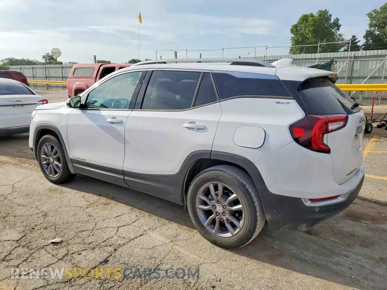 2 Photograph of a damaged car 3GKALPEV9NL289628 GMC TERRAIN 2022