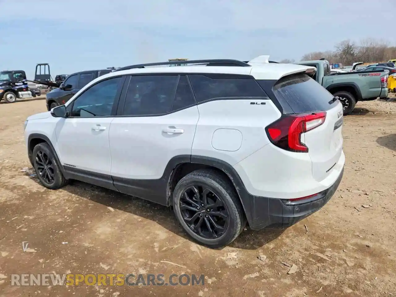 2 Photograph of a damaged car 3GKALTEV0NL186879 GMC TERRAIN 2022