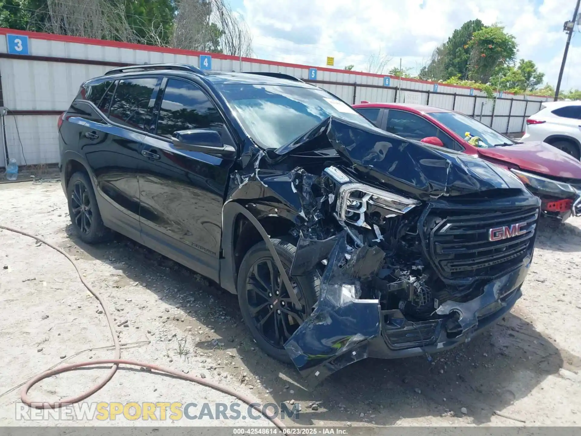 1 Photograph of a damaged car 3GKALVEV0NL247756 GMC TERRAIN 2022
