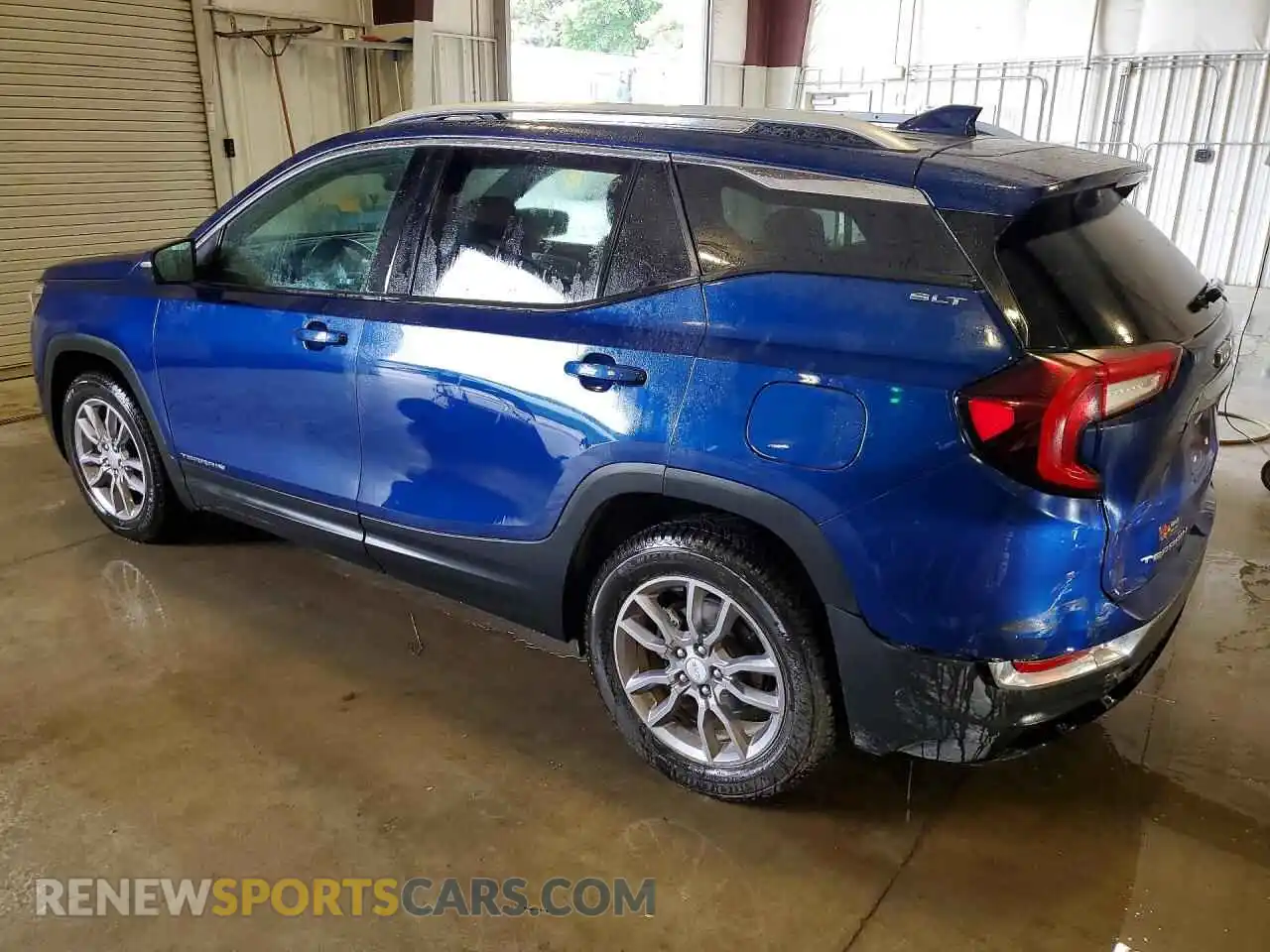 2 Photograph of a damaged car 3GKALVEV1NL149027 GMC TERRAIN 2022