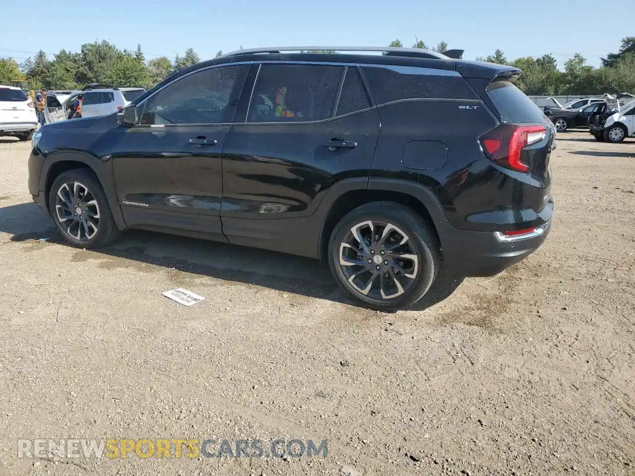 2 Photograph of a damaged car 3GKALVEV1NL228925 GMC TERRAIN 2022