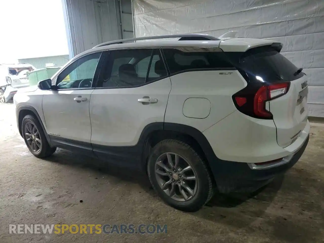 2 Photograph of a damaged car 3GKALVEV2NL107658 GMC TERRAIN 2022
