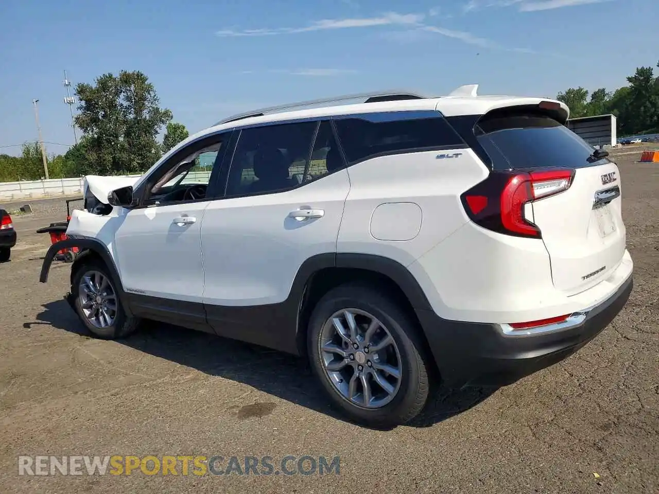 2 Photograph of a damaged car 3GKALVEV2NL162398 GMC TERRAIN 2022