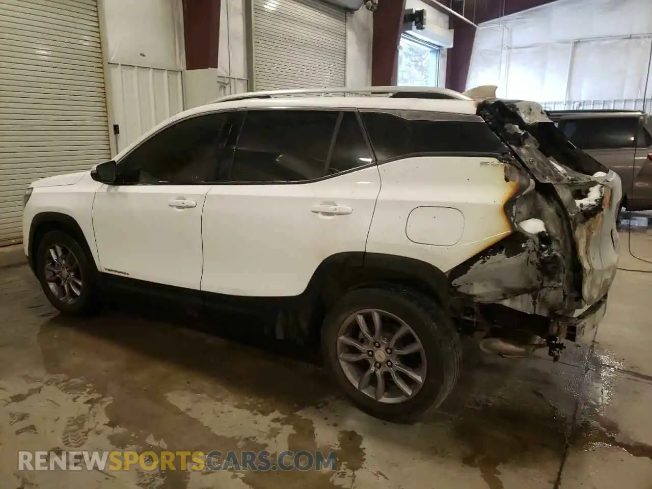 2 Photograph of a damaged car 3GKALVEV2NL259021 GMC TERRAIN 2022