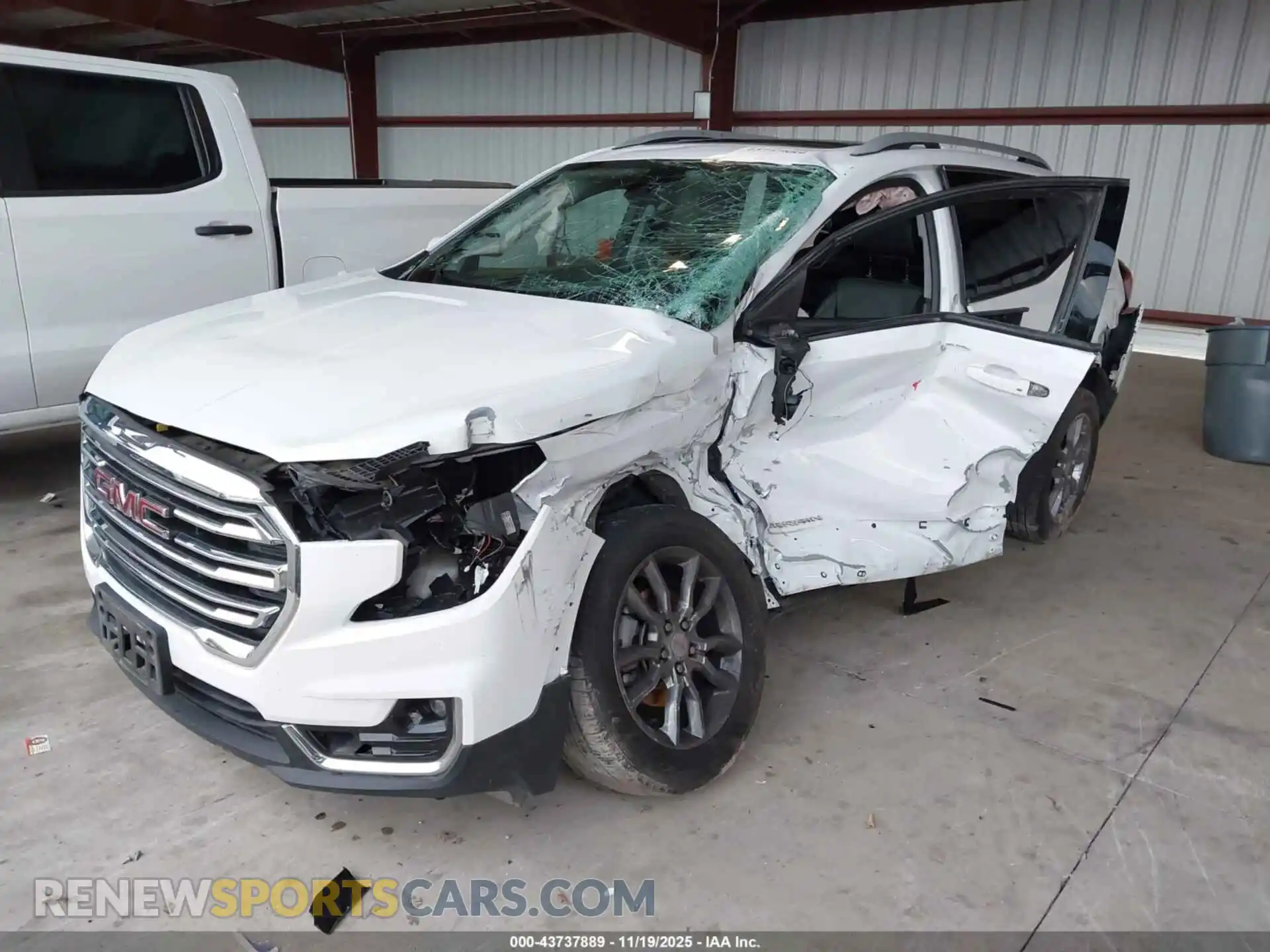 2 Photograph of a damaged car 3GKALVEV3NL151894 GMC TERRAIN 2022