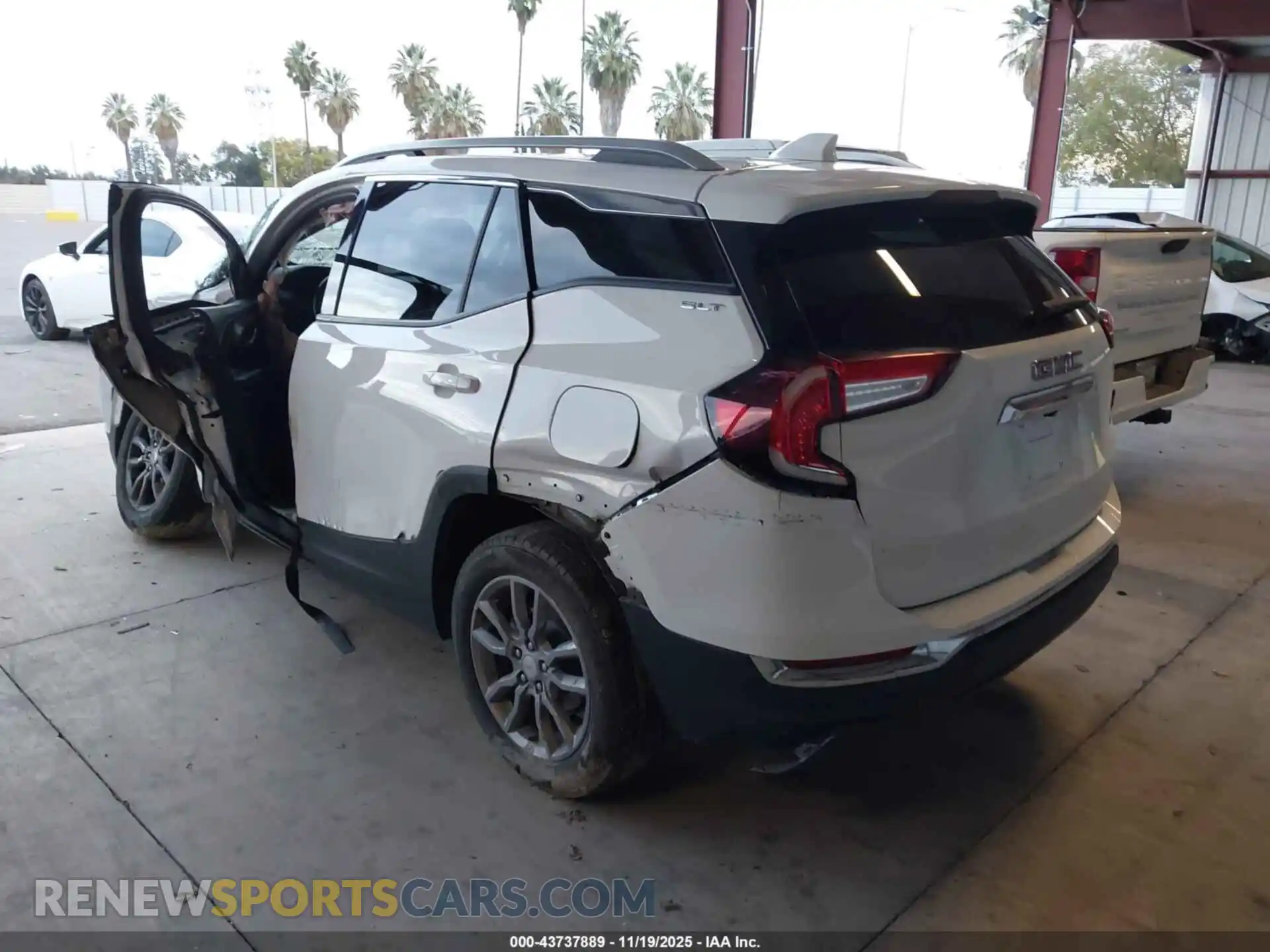 3 Photograph of a damaged car 3GKALVEV3NL151894 GMC TERRAIN 2022
