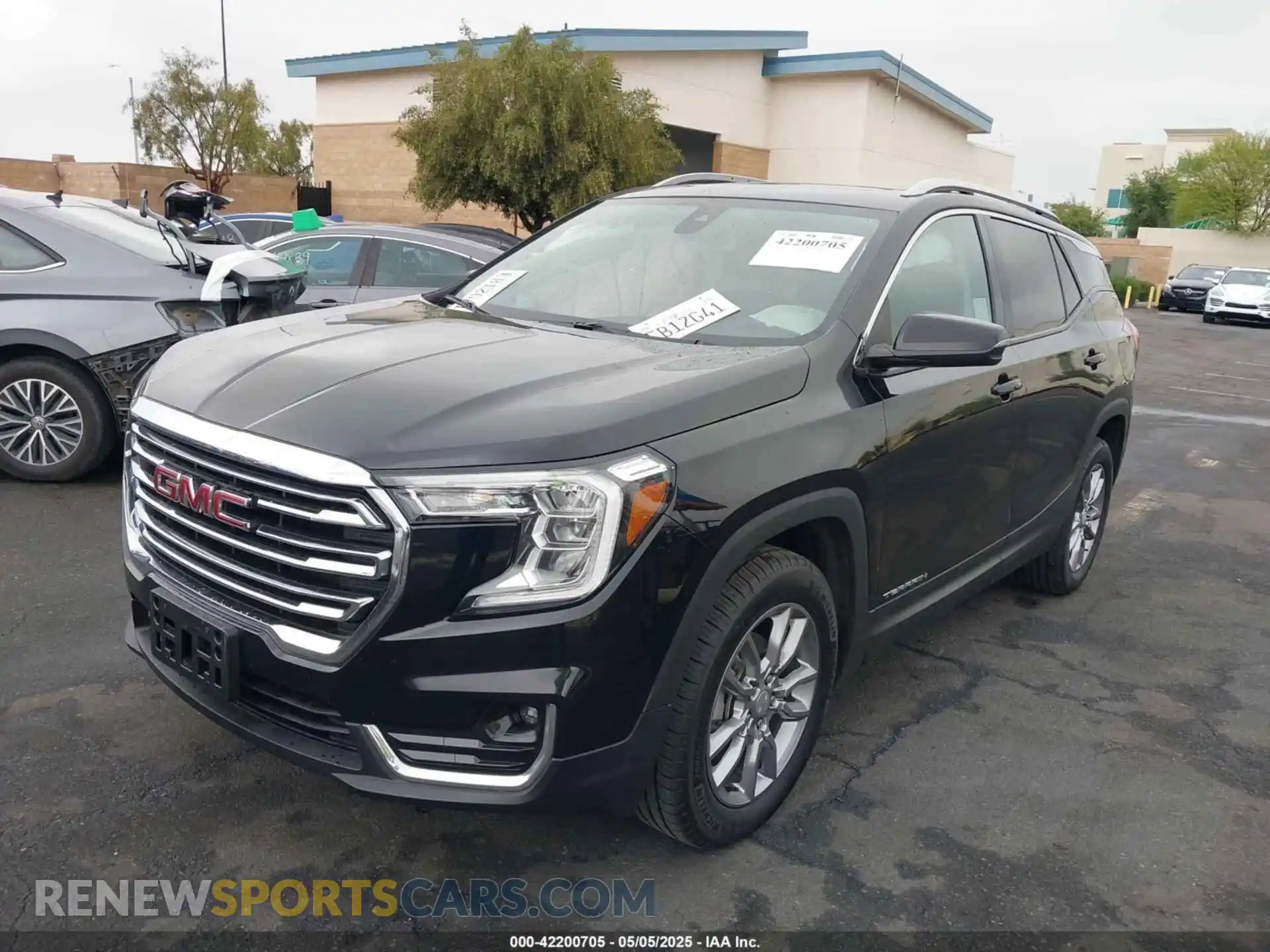 2 Photograph of a damaged car 3GKALVEV3NL164323 GMC TERRAIN 2022