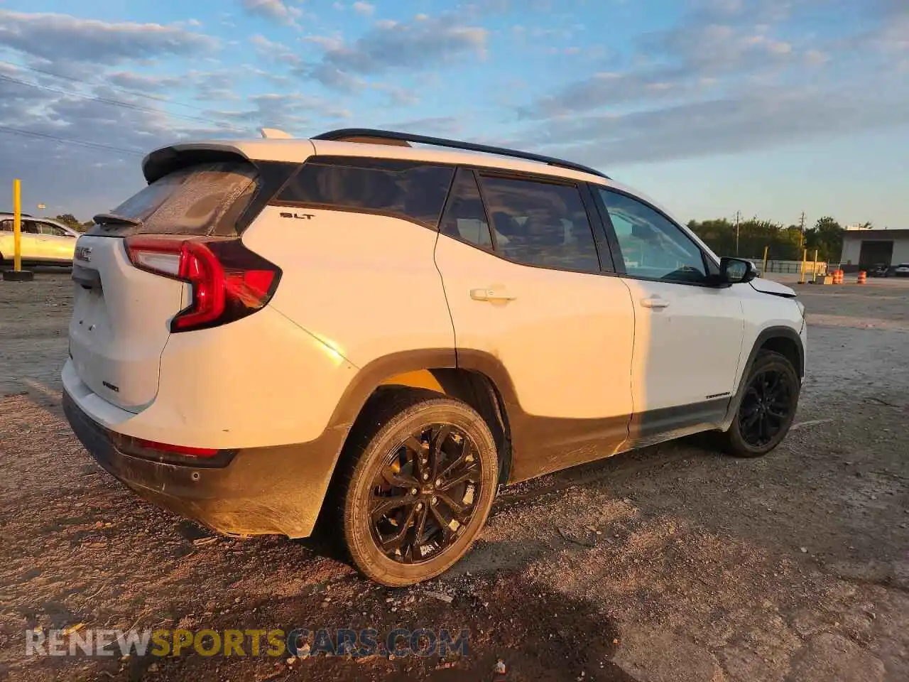 3 Photograph of a damaged car 3GKALVEV3NL252806 GMC TERRAIN 2022