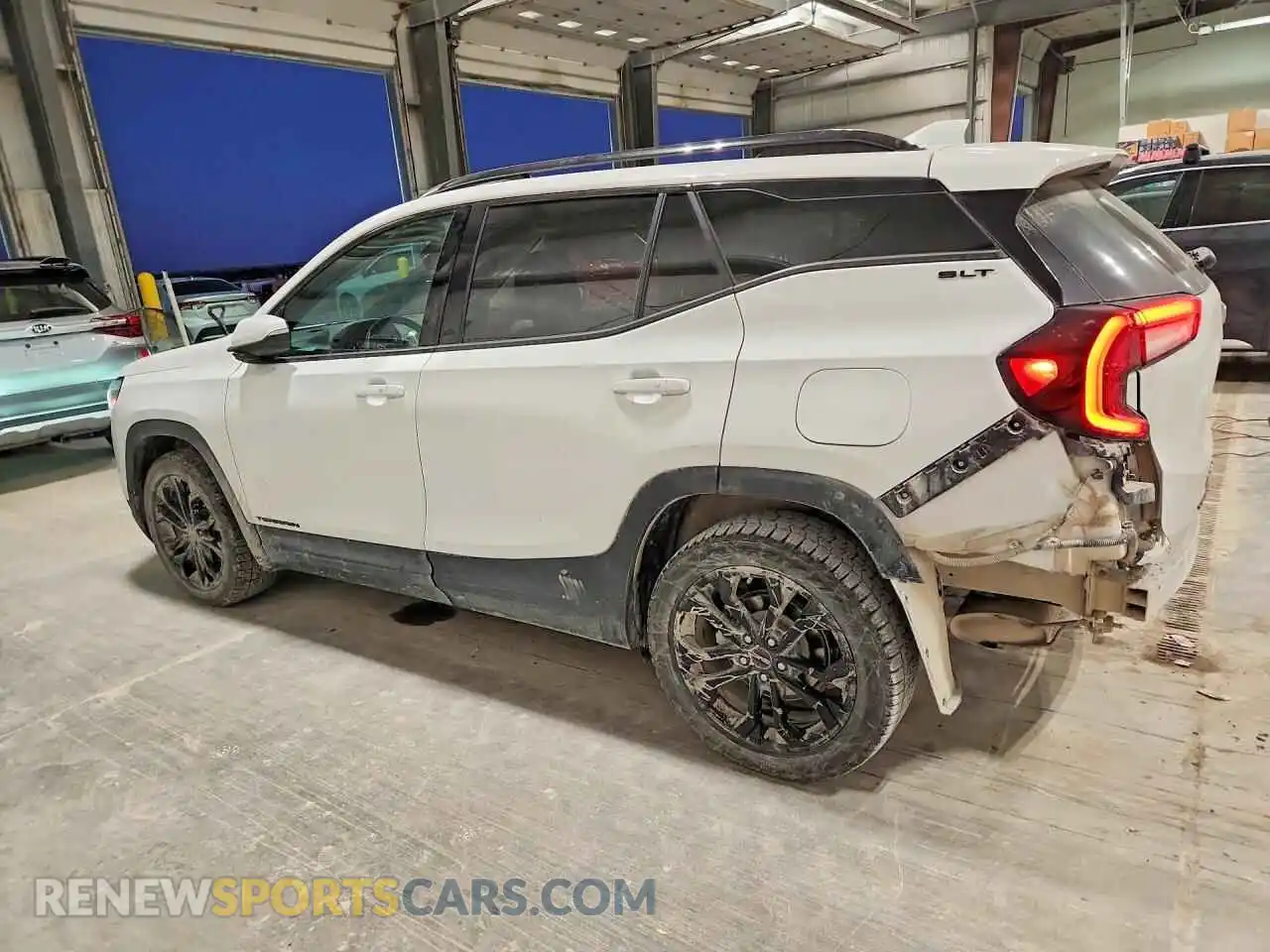 2 fotografías del automóvil dañado 3GKALVEV3NL267631 GMC TERRAIN 2022