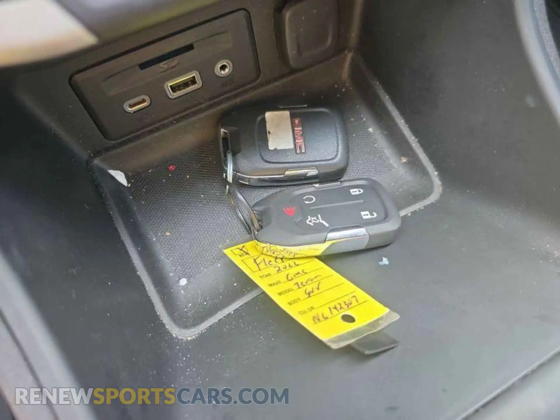 3 Photograph of a damaged car 3GKALVEV5NL142307 GMC TERRAIN 2022