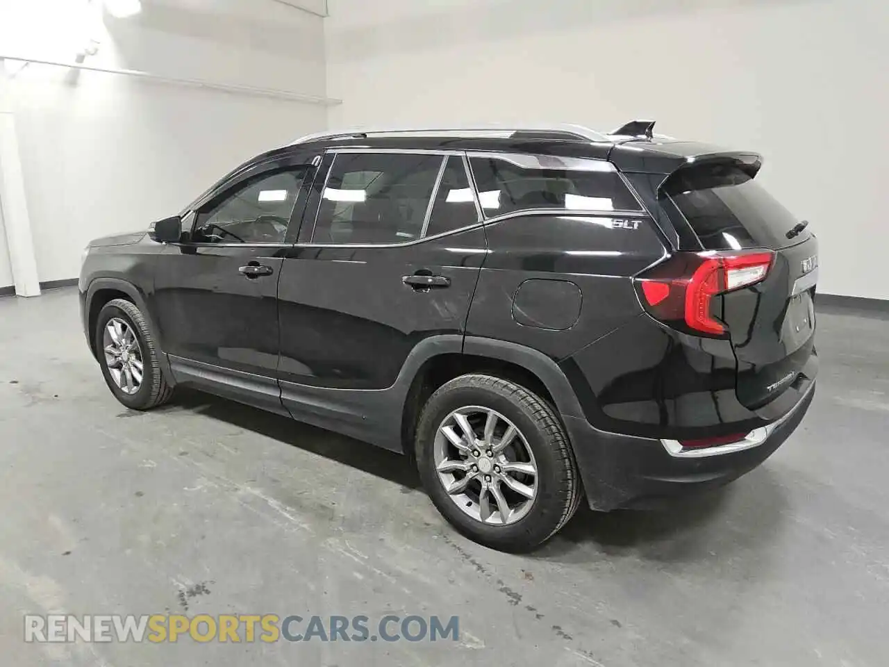 2 Photograph of a damaged car 3GKALVEV6NL129677 GMC TERRAIN 2022