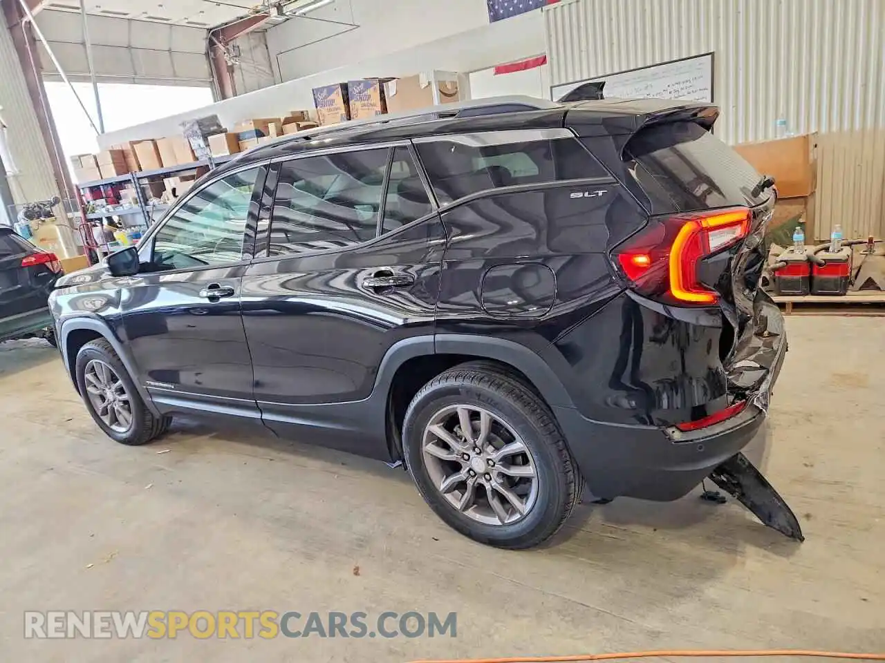 2 Photograph of a damaged car 3GKALVEV6NL292894 GMC TERRAIN 2022